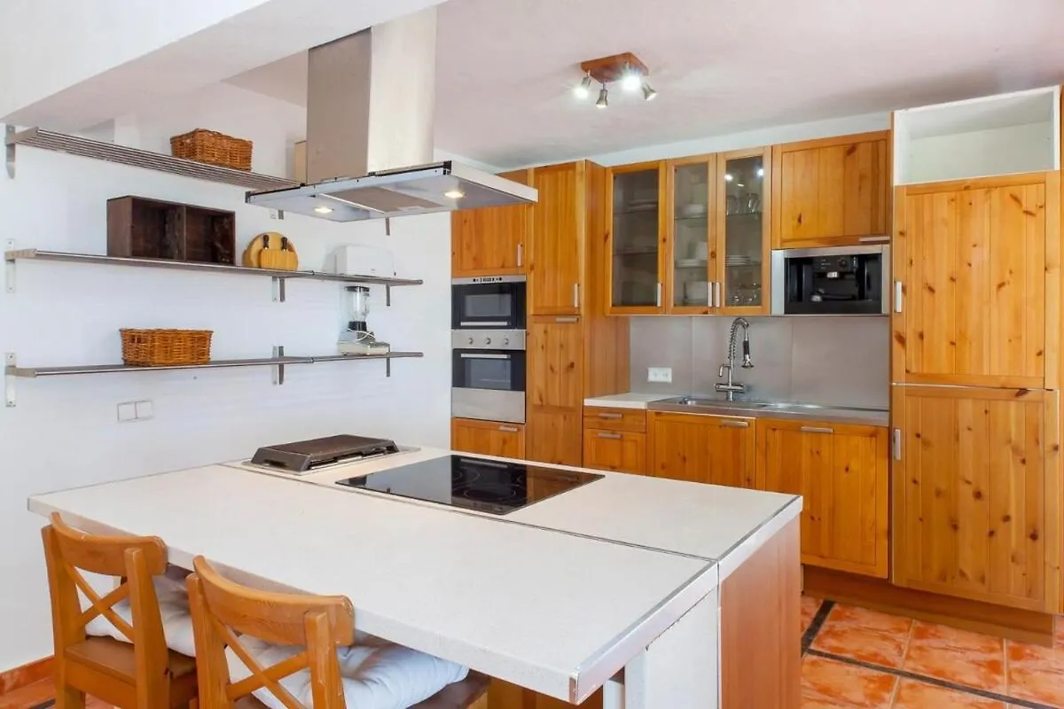 Classic Villa For 12- Pool, Bbq, Big Exterior Area BALEARIC ISLANDS 0*,  Espanha