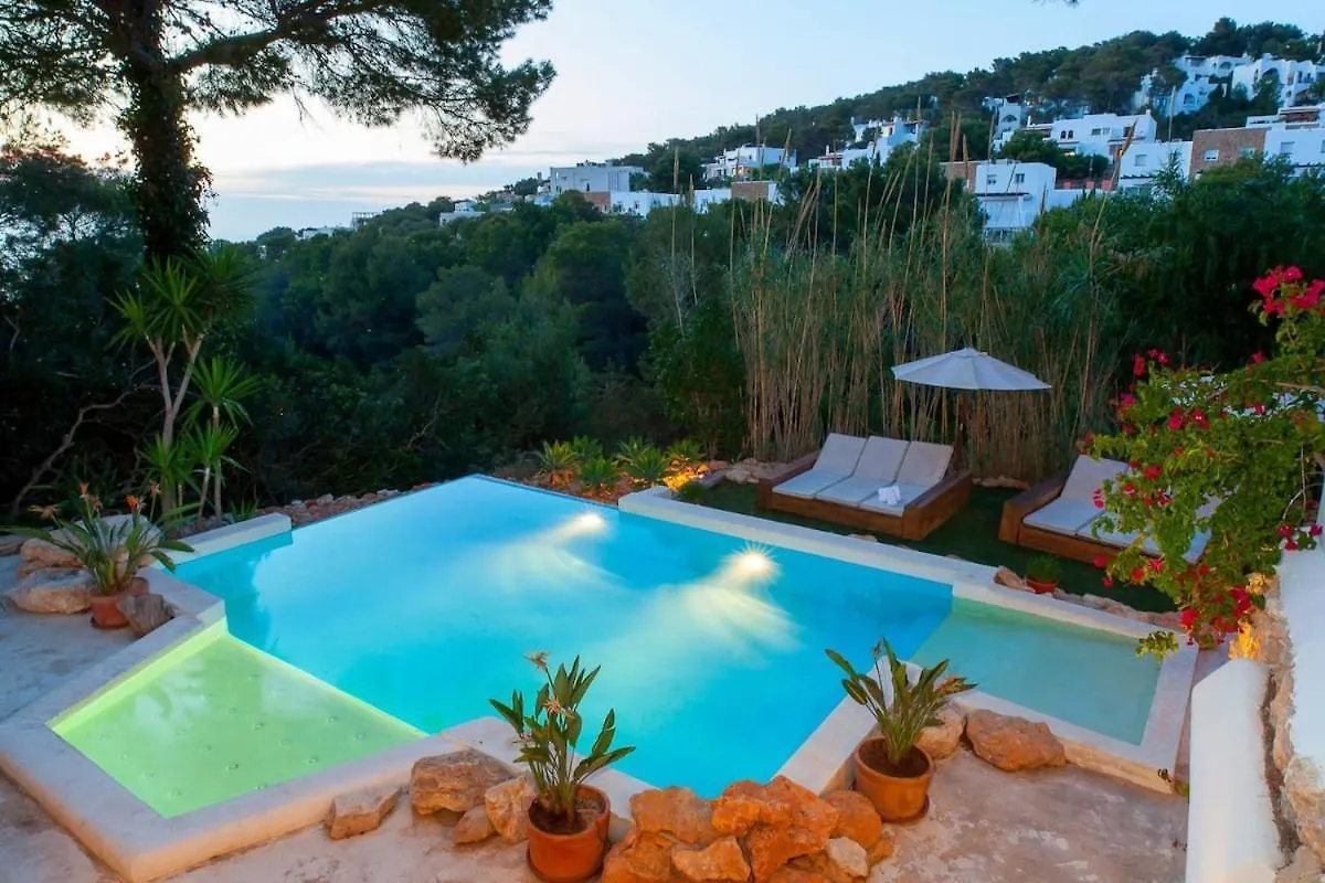 Classic Villa For 12- Pool, Bbq, Big Exterior Area BALEARIC ISLANDS 0*,  Espanha